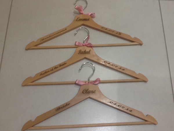 personalised wooden hangers5EC